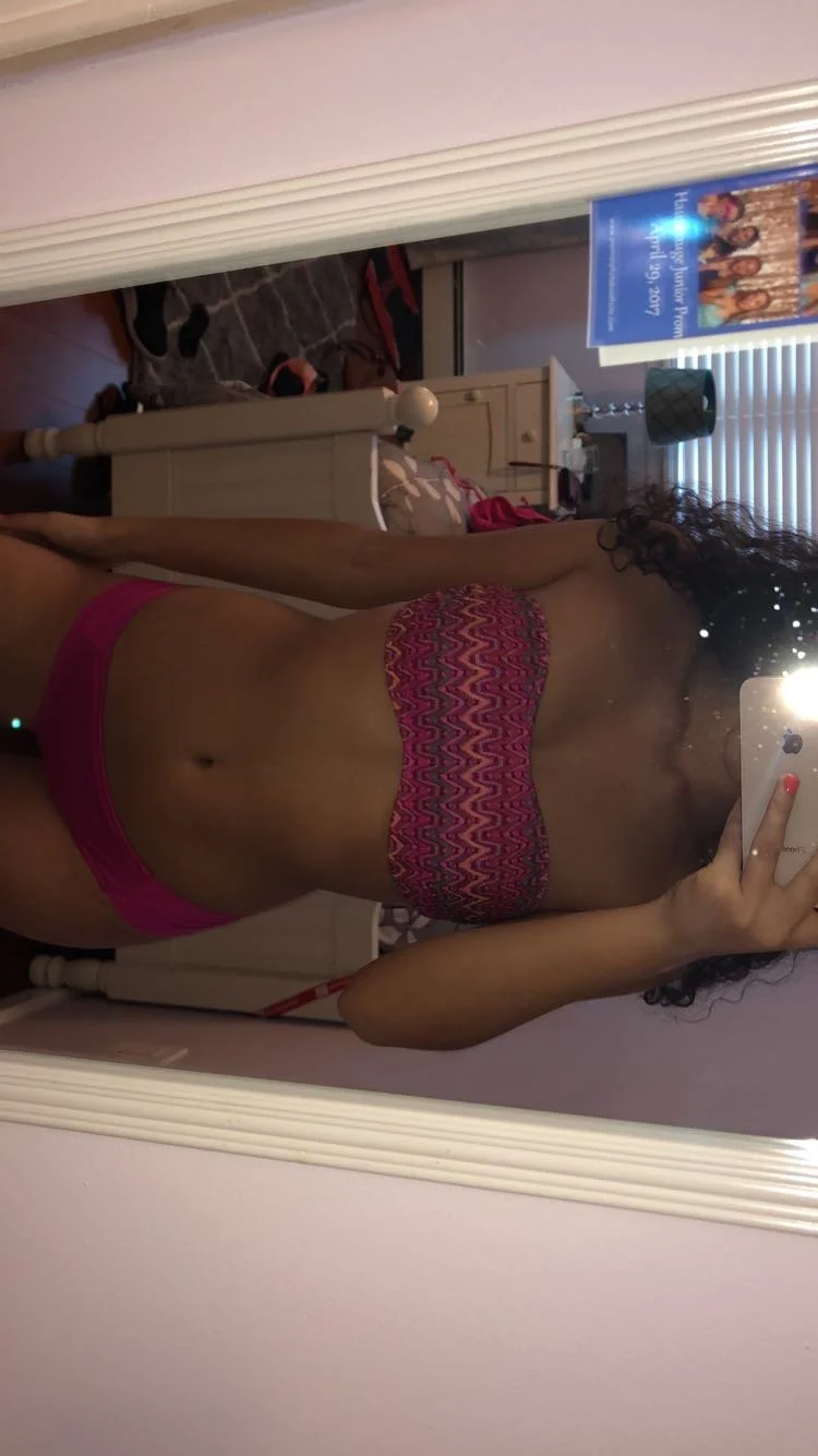 amateur gf Valentina image 21