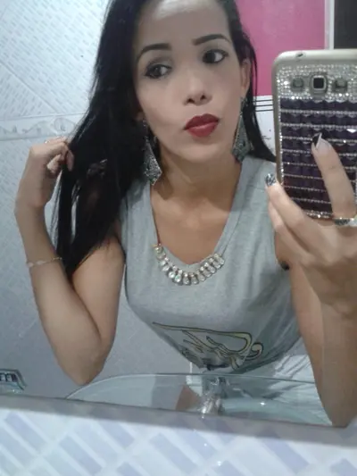 Casada gostosa ...muito vagabuda ama ordenha macho e tomar leite de pica cover image