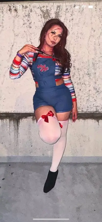 AI On cute latina😫😫 cover image