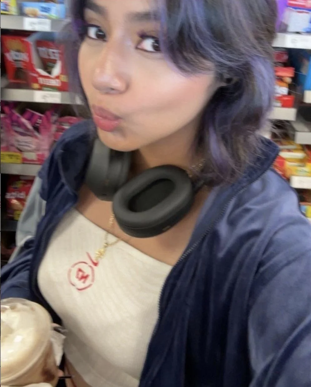 Emely main image