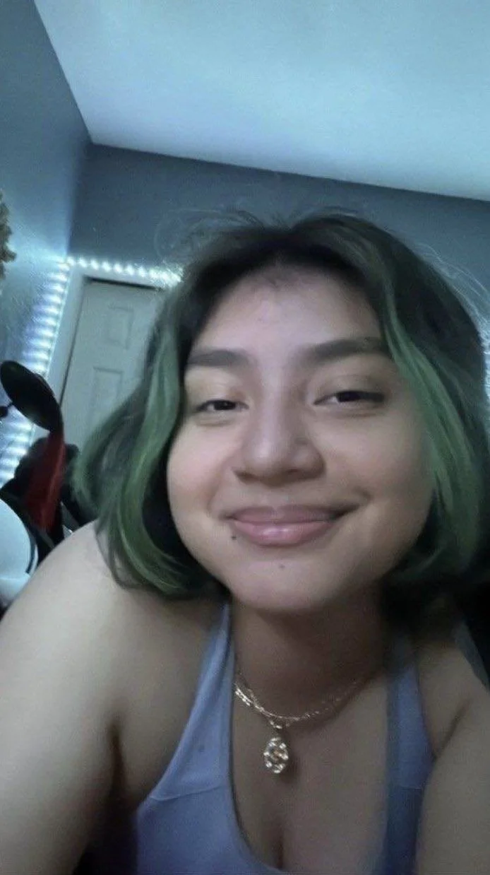 Emely image 3