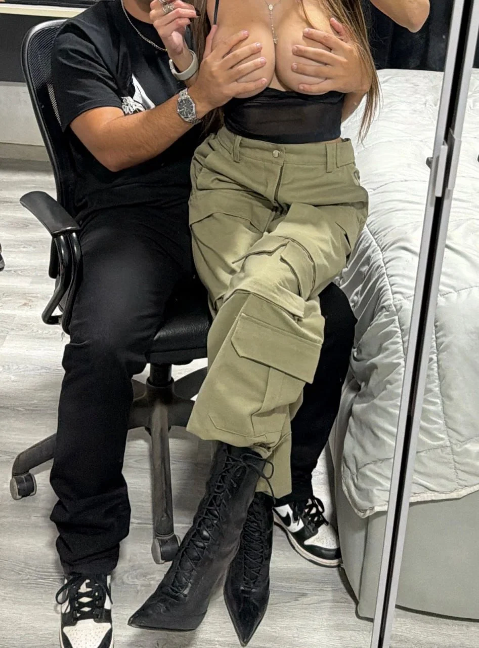 Argentina puta tetona IaraBroin cogiendo y haciendo una paja con las tetas image 2