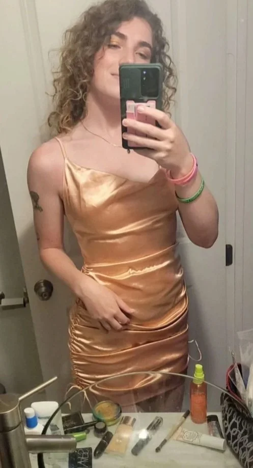This slut loves to show off image 3