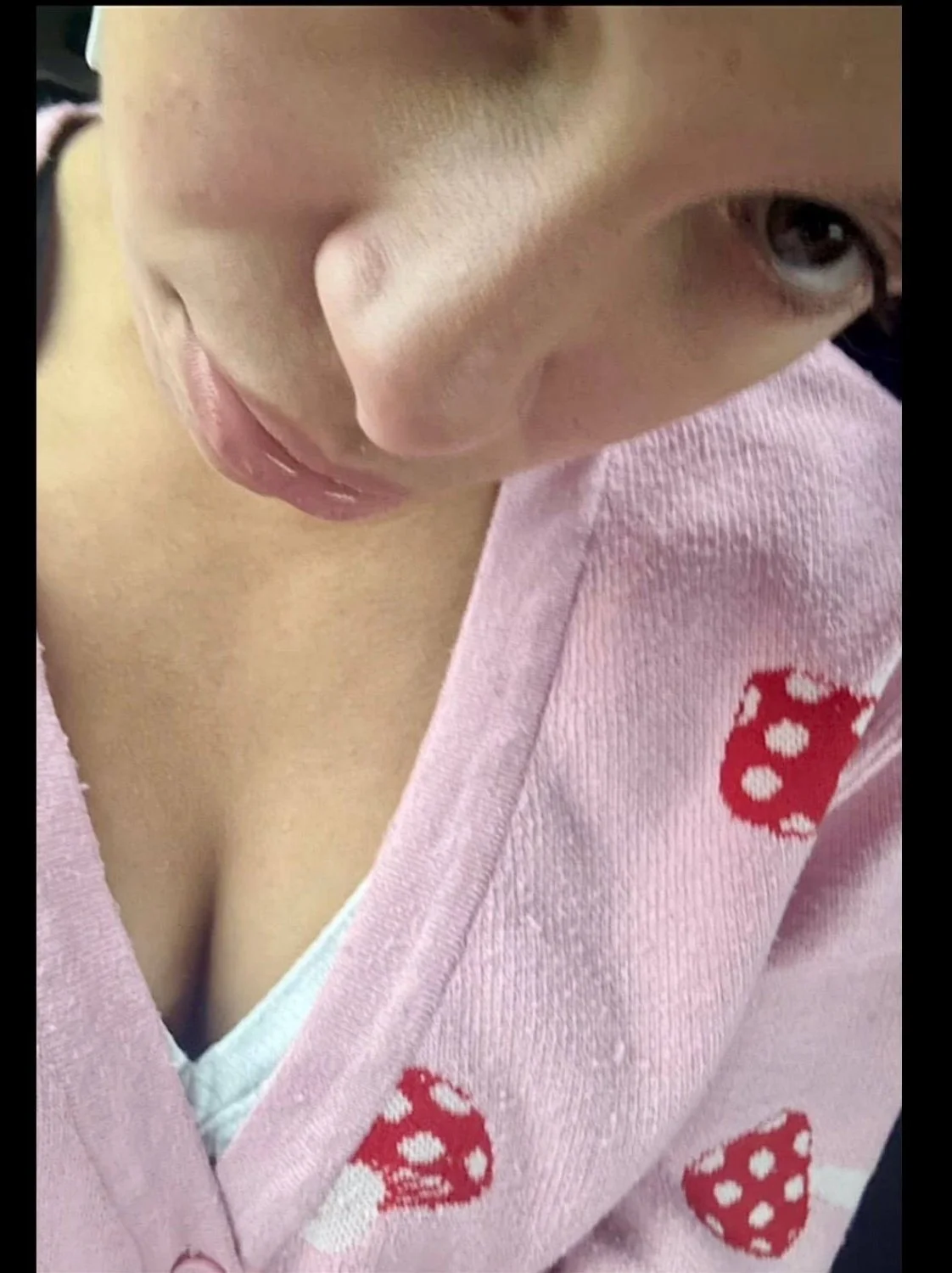 Lizzie’s tits image 3