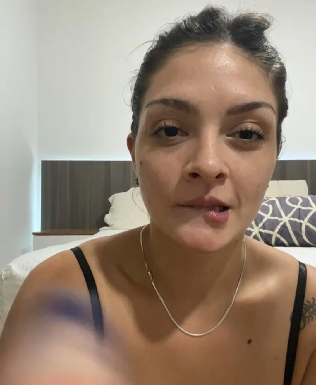 Daniela Argentina hermosa flaca culona tetona rica masturbandose su coño petera nudes image 4