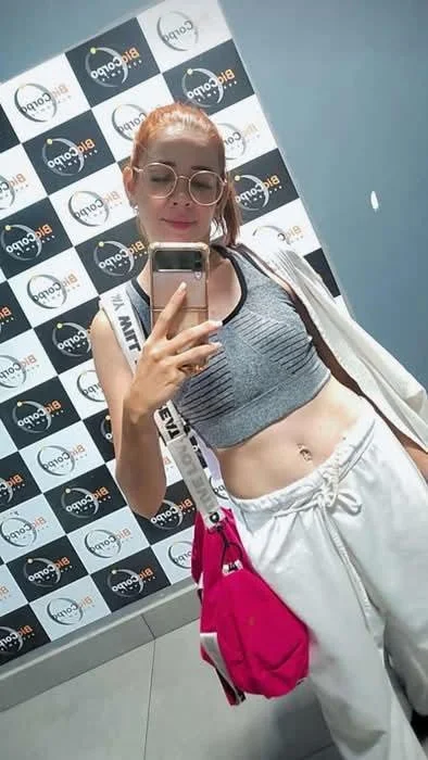 Flagras da casada da academia image 13