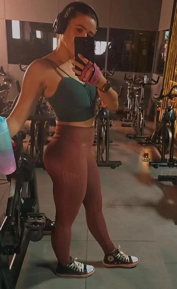 Flagras da casada da academia image 16