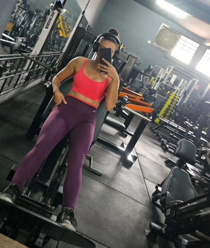 Flagras da casada da academia image 18