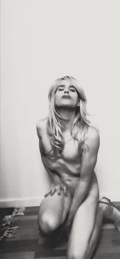 Erin In Black & White image 9