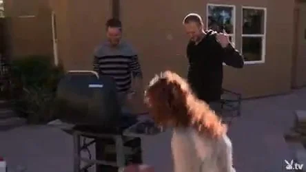 Primeira vez hotwife que convida o comedor por churrasco e acaba comedo a mulher do corno image 8