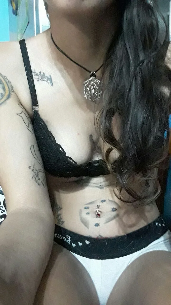 Inktermundia / Julez Arg tattooed skinny bitch image 3