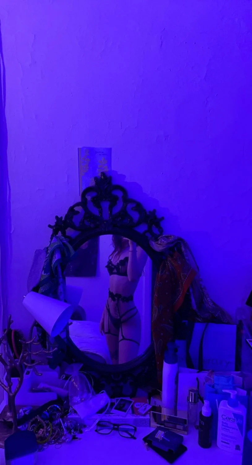 novinha gringa e suas amigas na putaria image 17