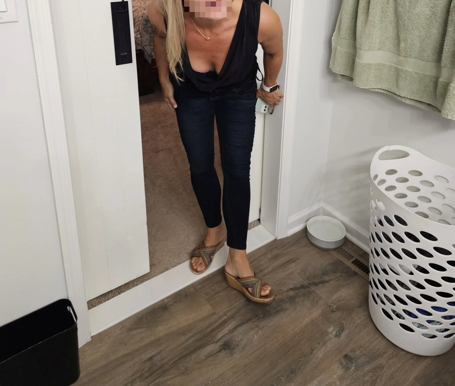 Sexy fit wife date night outfit, MILF image 16