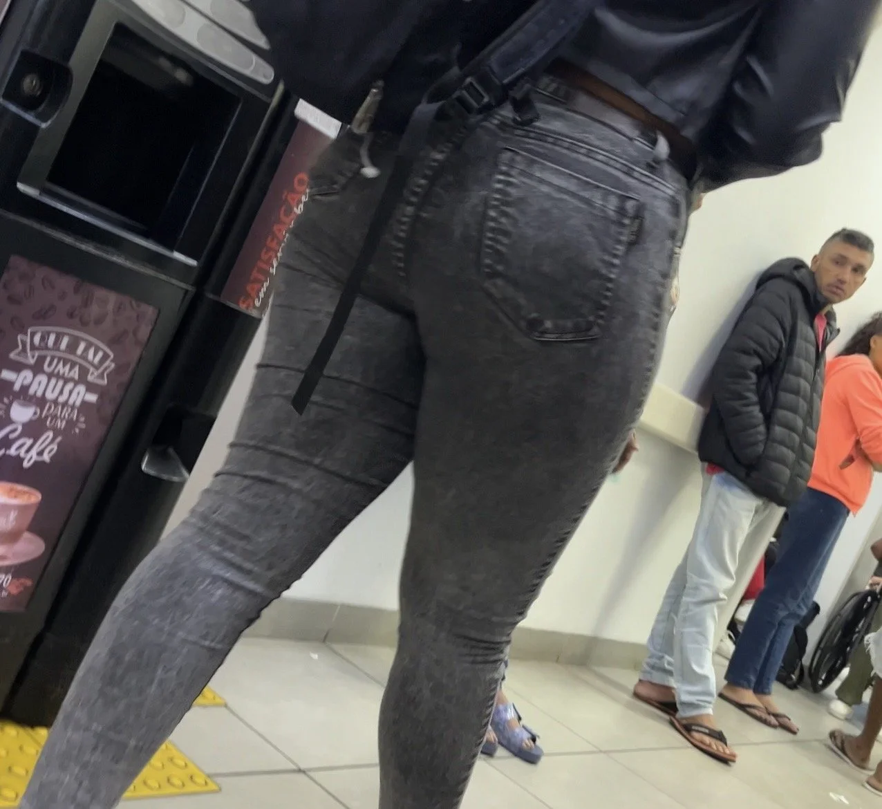 Quanta puta no hospital, quse batendo uma la mesmo image 3