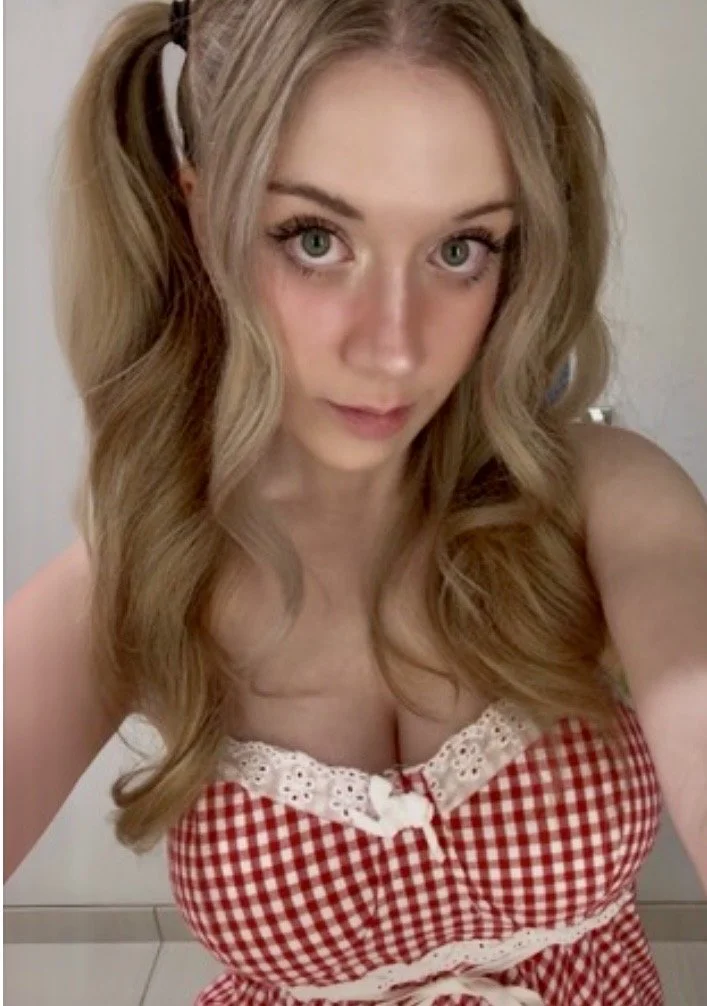 XGigglypuff Twitch streamer eye candy image 27