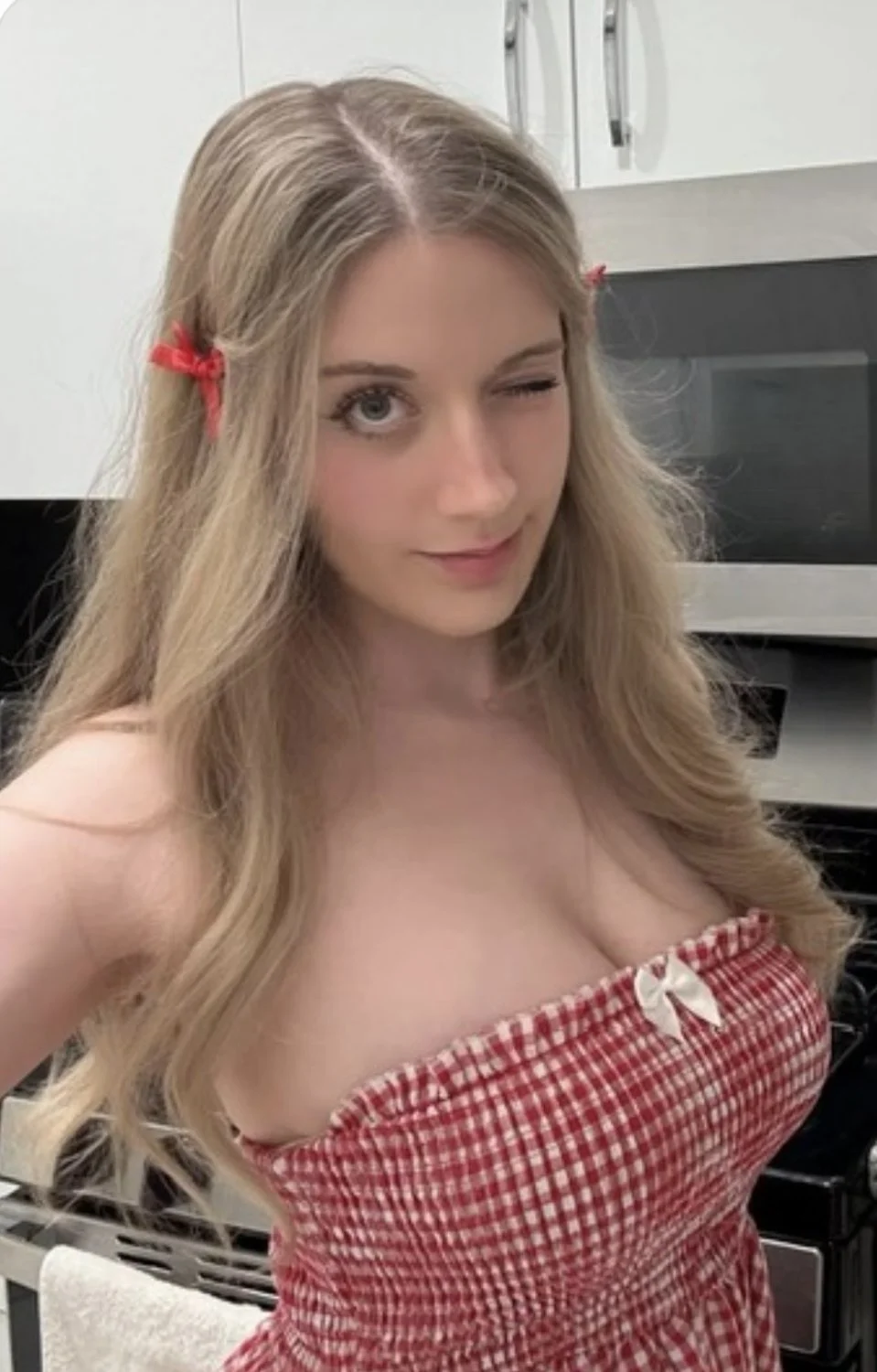 XGigglypuff Twitch streamer eye candy image 28