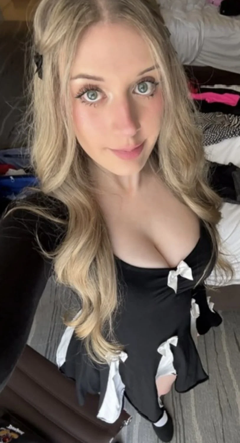 XGigglypuff Twitch streamer eye candy image 33