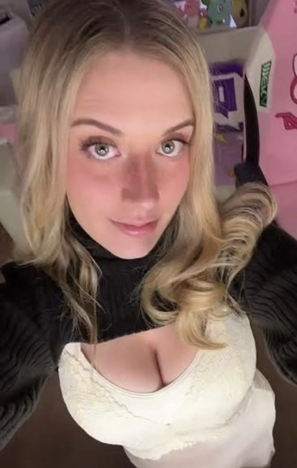 XGigglypuff Twitch streamer eye candy image 36