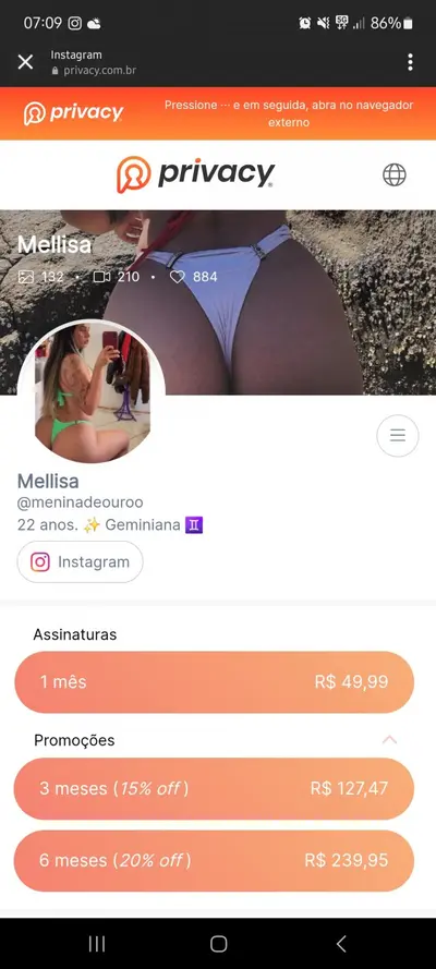 Alguém com conteúdo dela? cover image