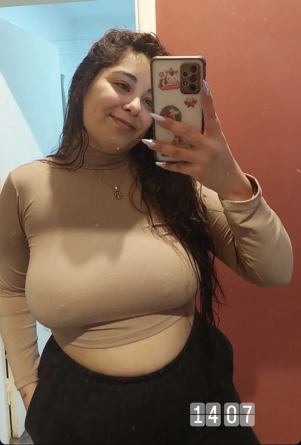 Ver ese video como gritaba y pedía la leche ver como crecieron las tetas a la amiga de mi hija Ludmi image 2