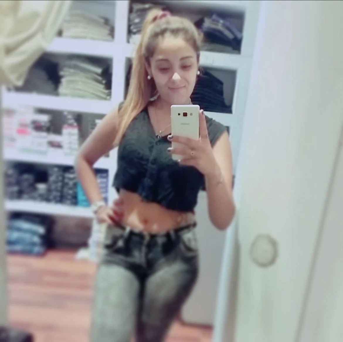 Ver ese video como gritaba y pedía la leche ver como crecieron las tetas a la amiga de mi hija Ludmi image 45
