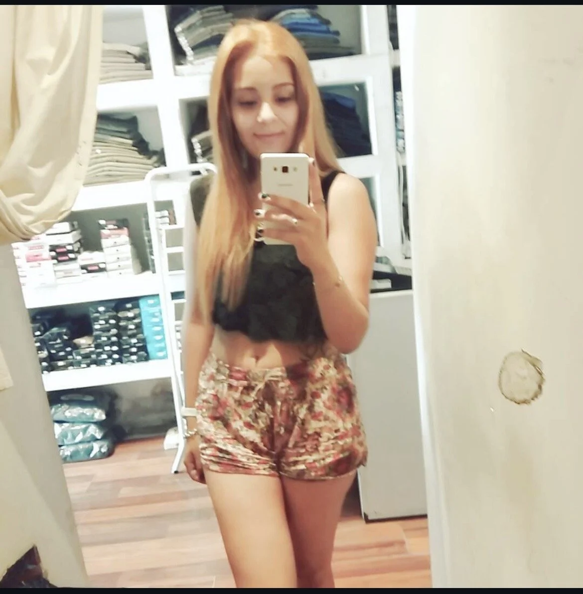 Ver ese video como gritaba y pedía la leche ver como crecieron las tetas a la amiga de mi hija Ludmi image 46