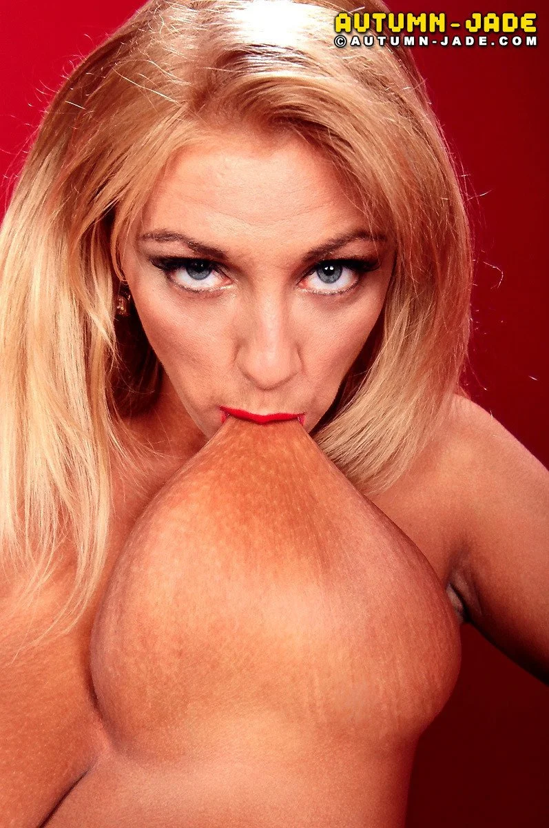 Women Who Suck Their Own Tits Hands-Free image 17