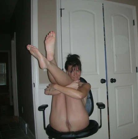 Mormon wife S for all to see and jerk to. image 5