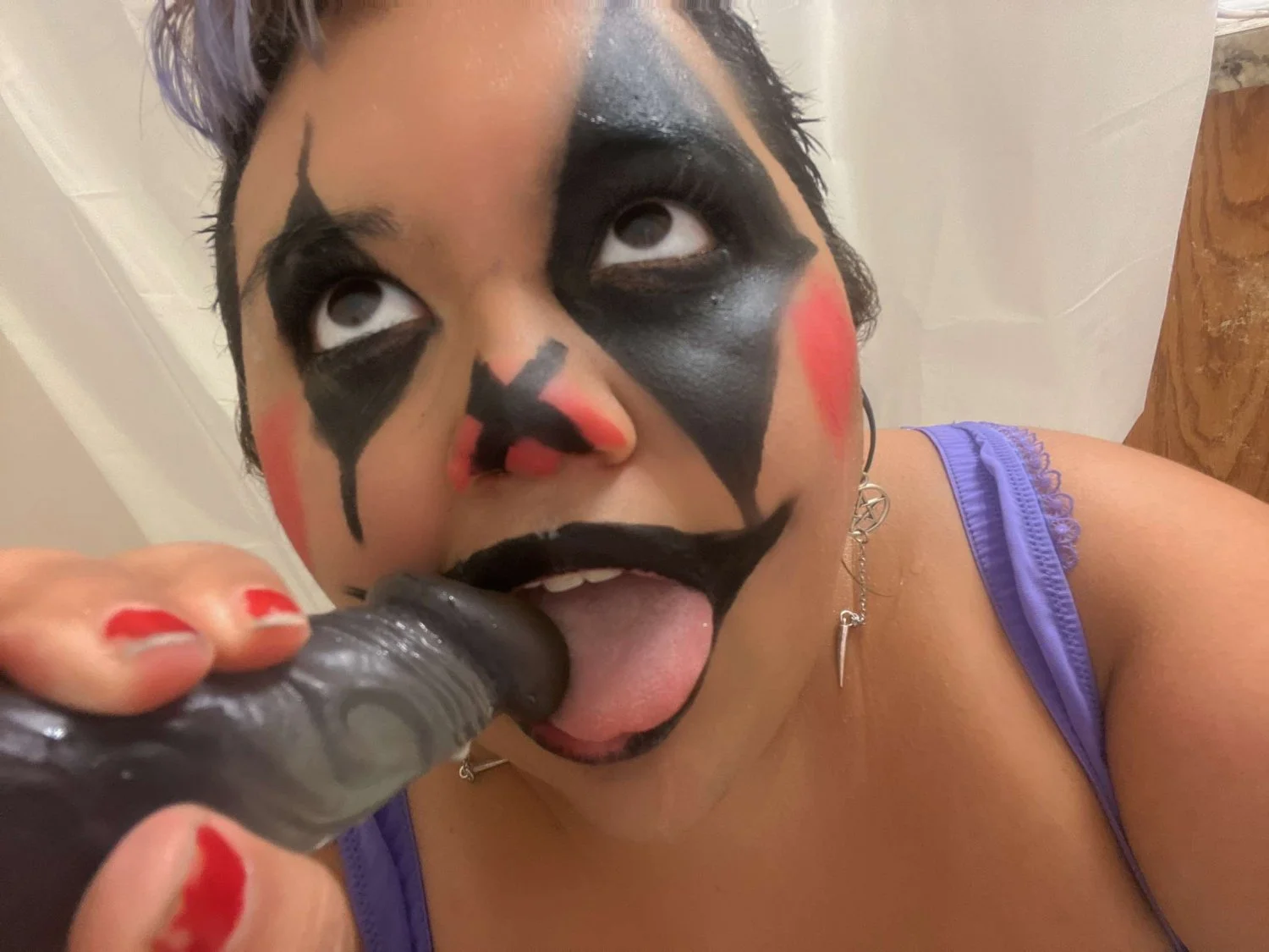 Snapchat this clown slut @slvttyholes main image