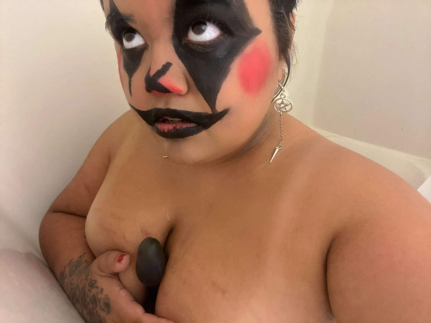 Snapchat this clown slut @slvttyholes image 3