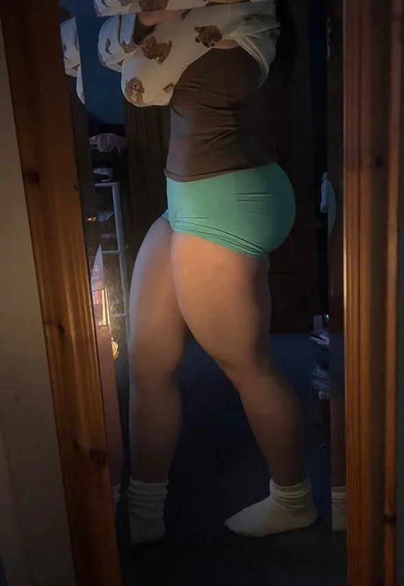 Mexican Mamacita Has a Bubble Butt image 10