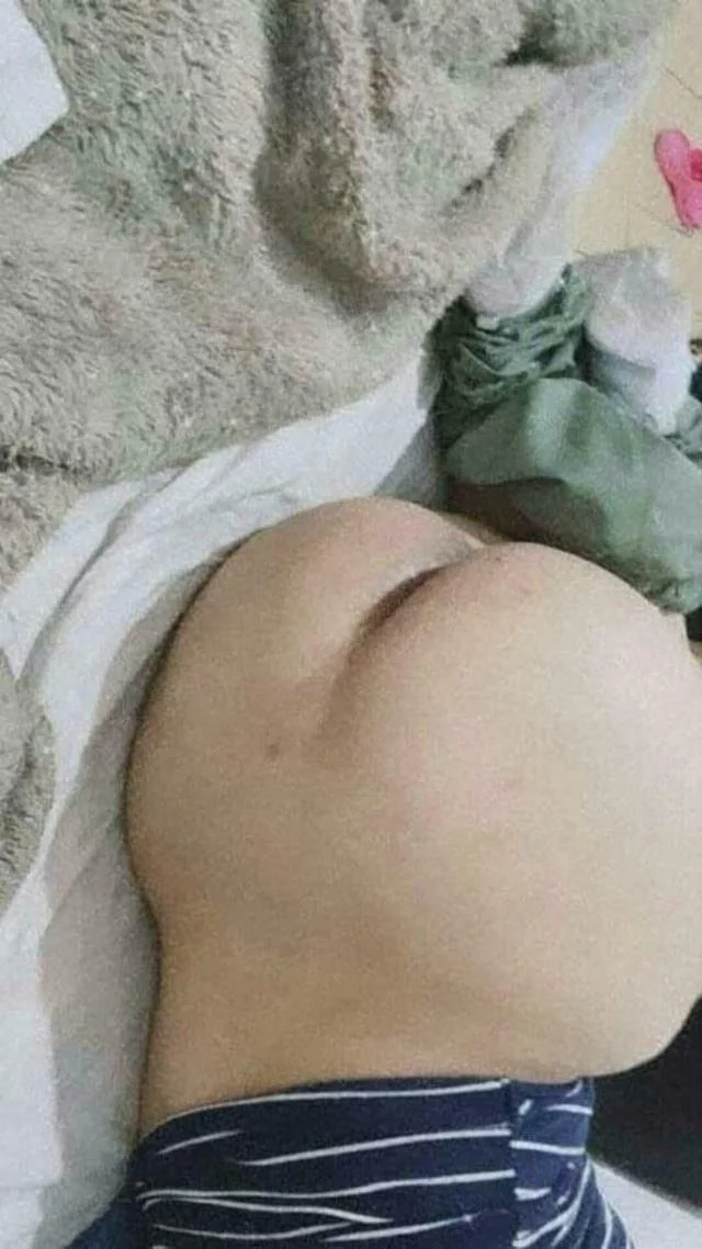 Hermosa de pie a cabeza image 30