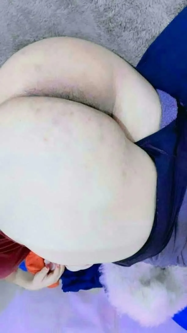 Hermosa de pie a cabeza image 8
