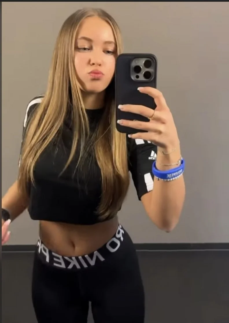 Nike Pro Girls image 6