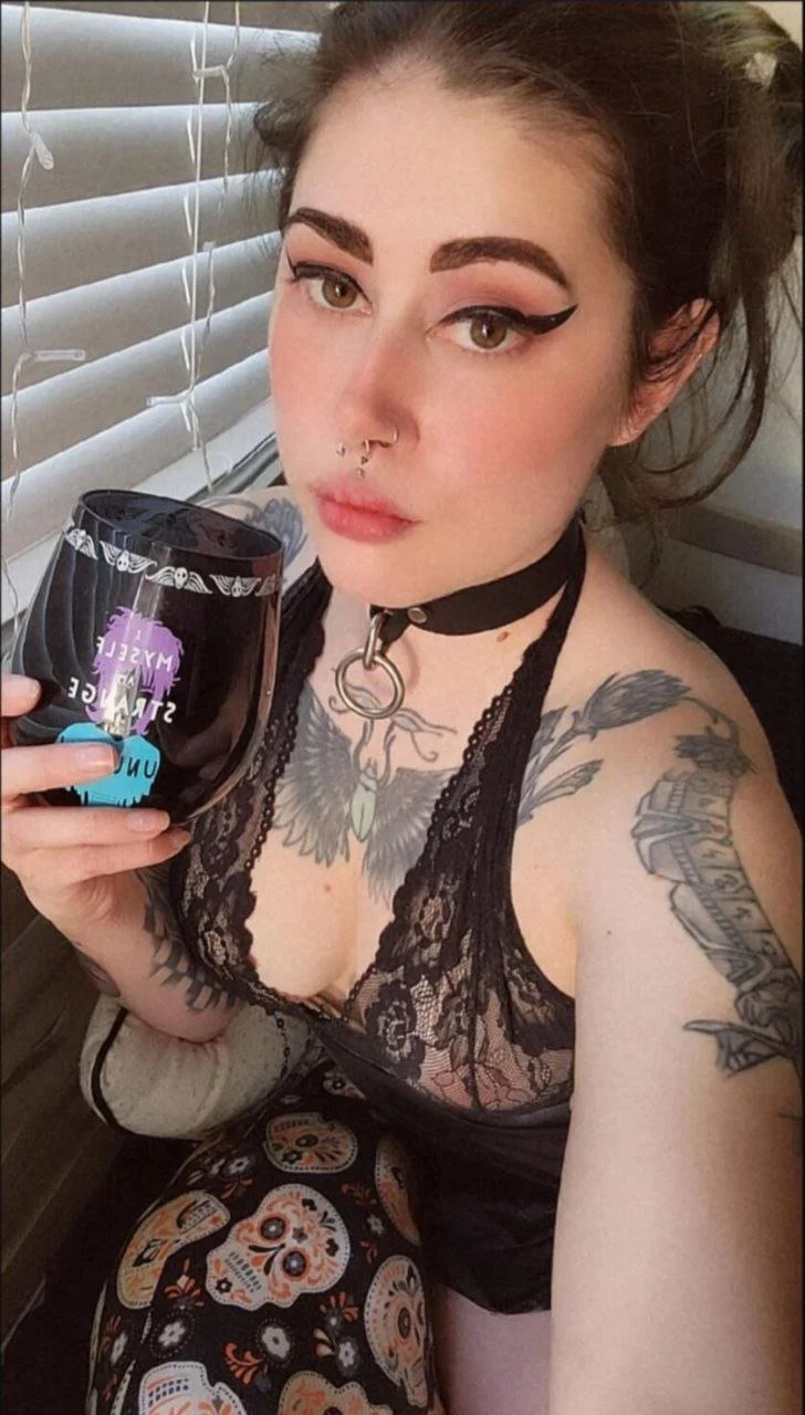 horny alt slut Autumn image 18