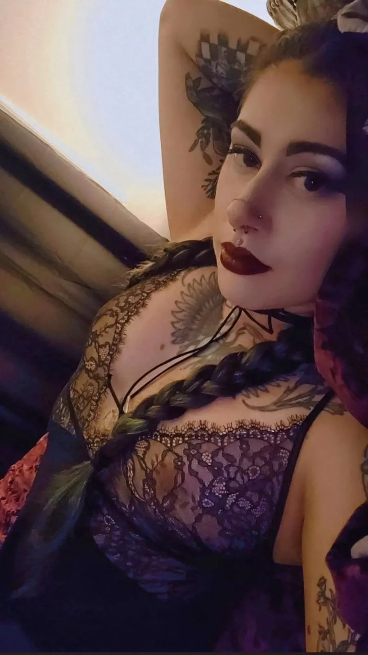 horny alt slut Autumn image 2
