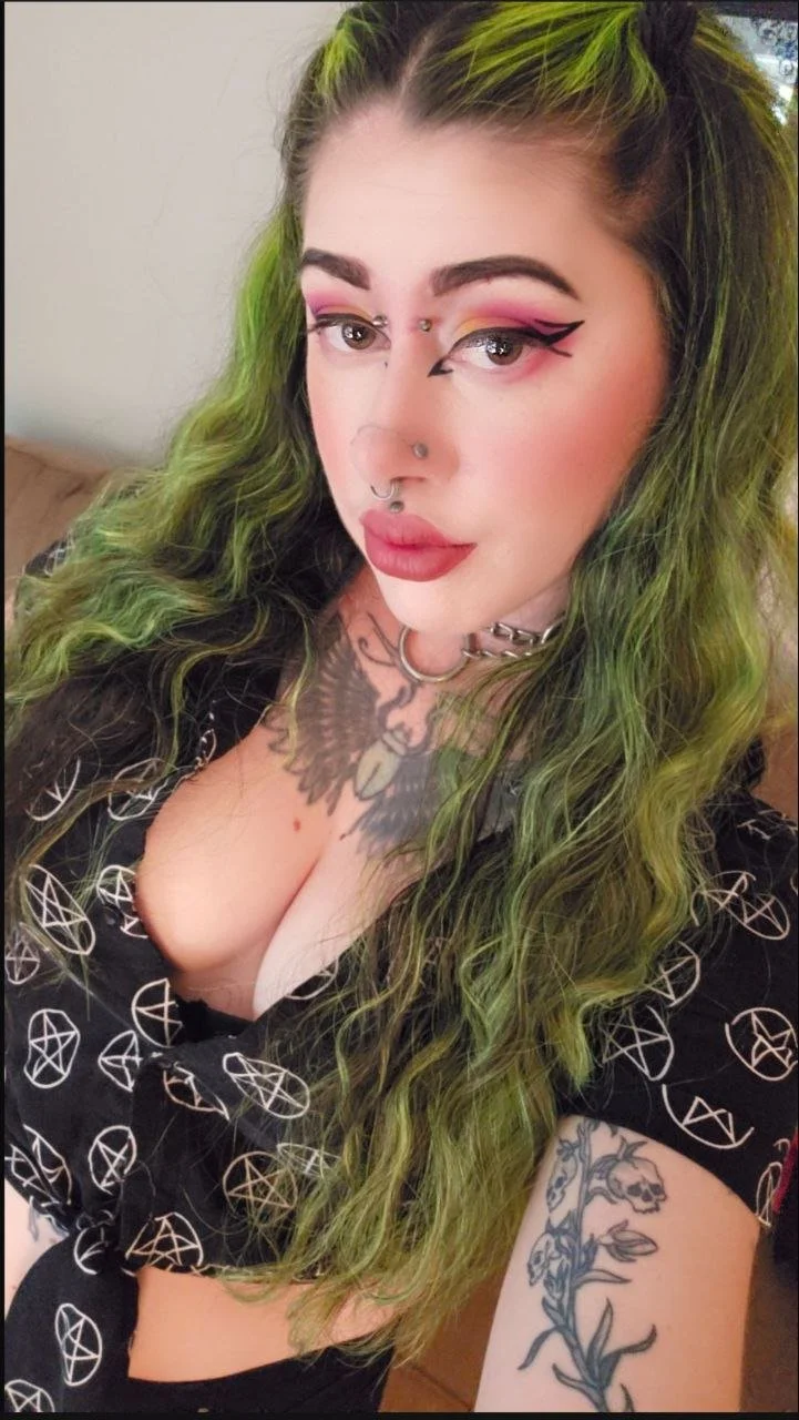 horny alt slut Autumn image 6