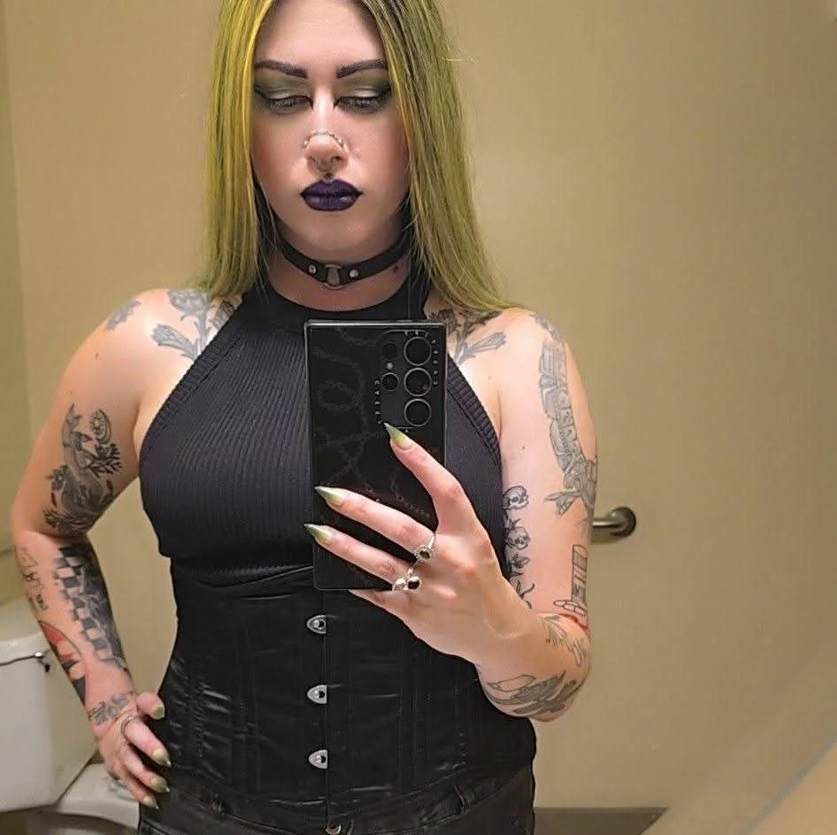 horny alt slut Autumn image 7