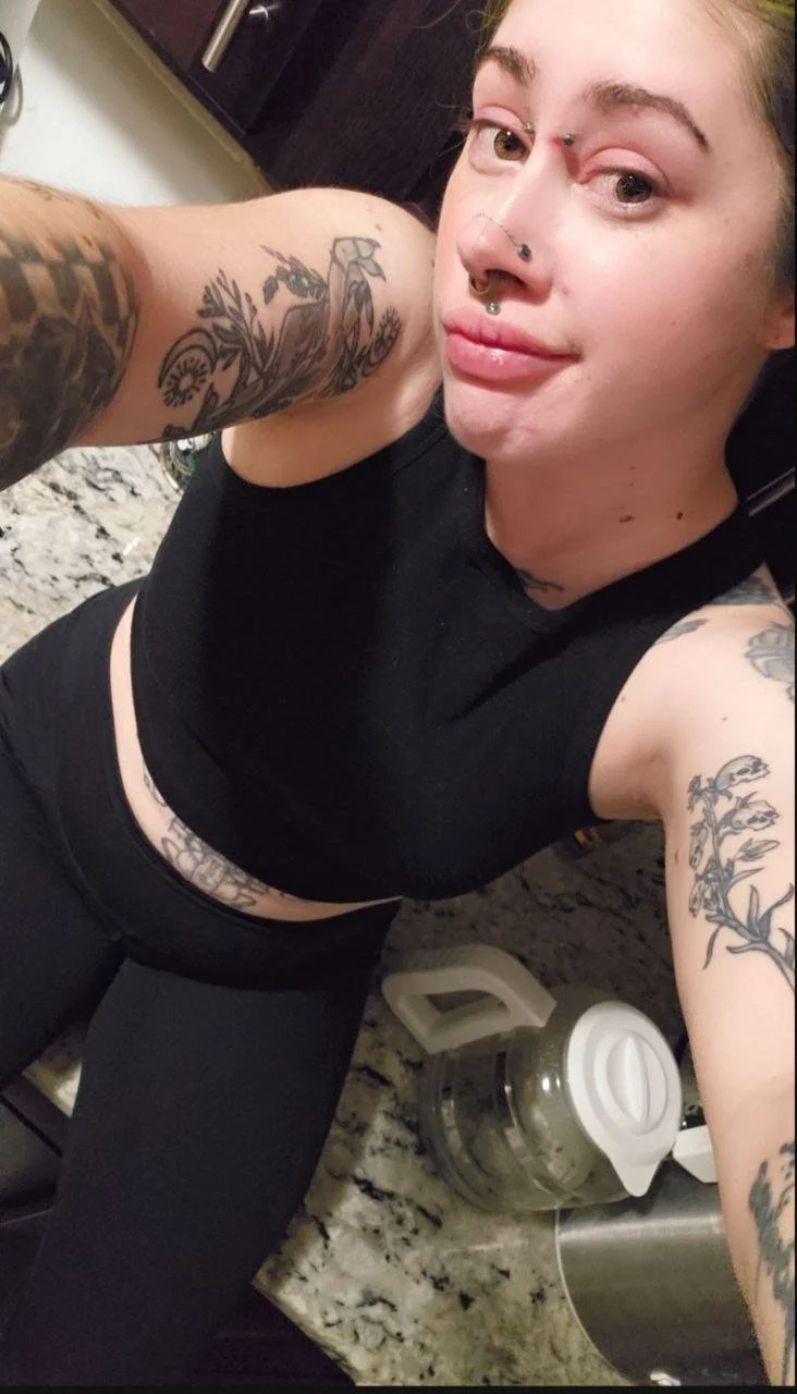 horny alt slut Autumn image 9