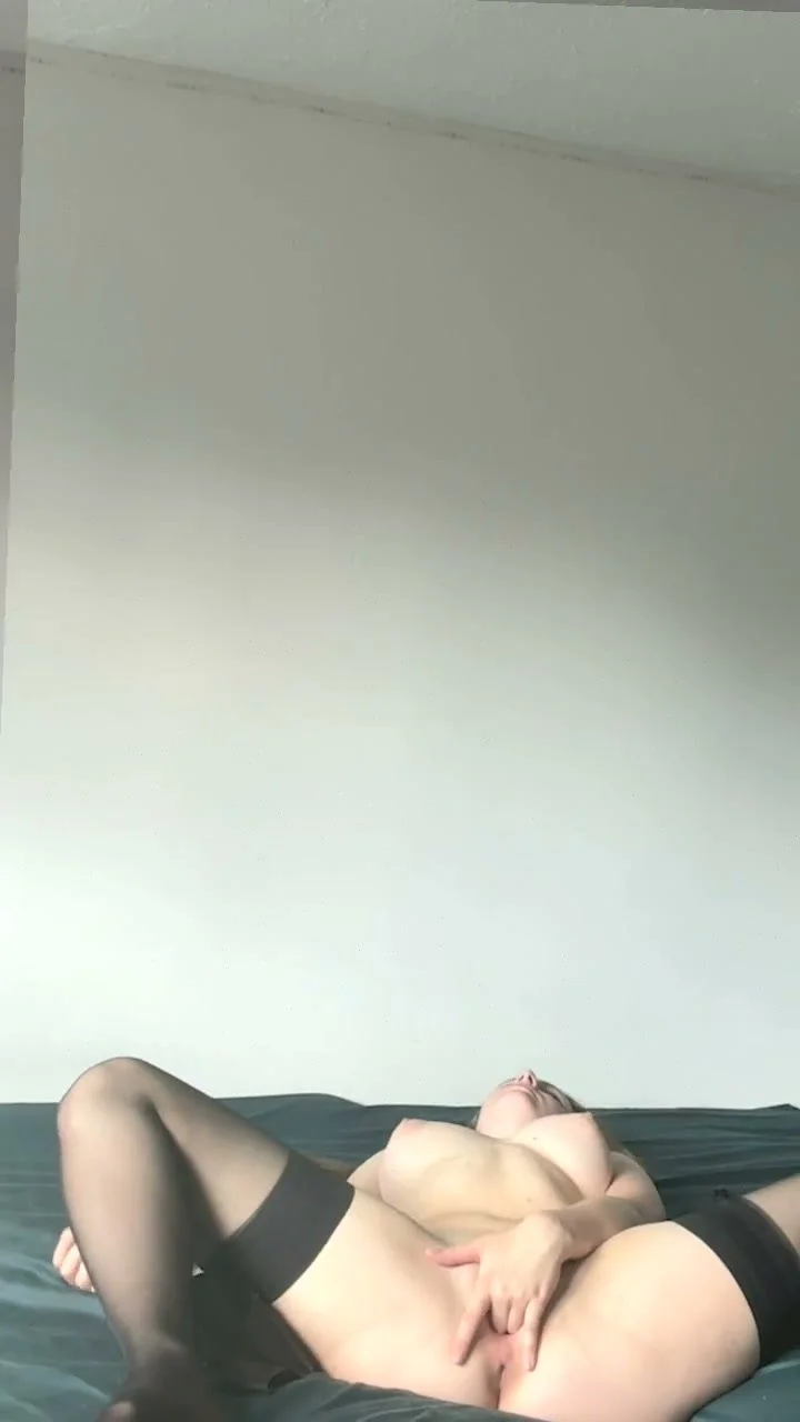 🔞 hot big tits pussy grinding horny nude slut 🫦💦 My OF image 2