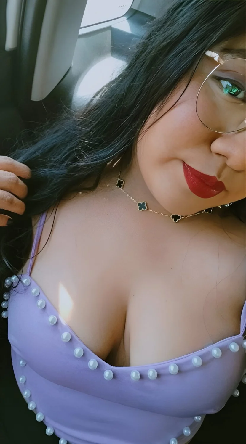 Amiga Mexicana Tetona rica image 4