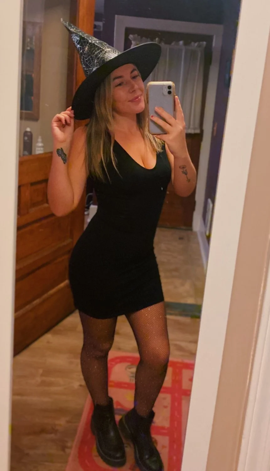 IRL Milf Taylor image 10