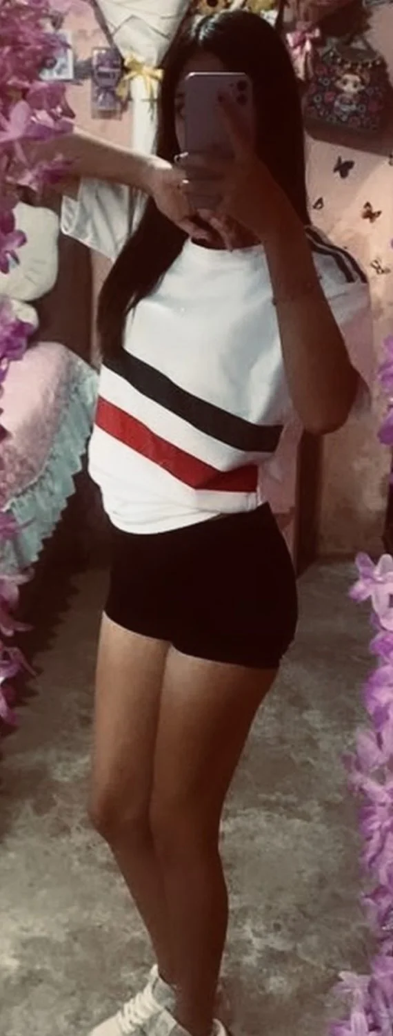Evelyn Hernandez, una zorra con un rico cuerpo que necesita una verga, se ve que quiere ser follada image 4