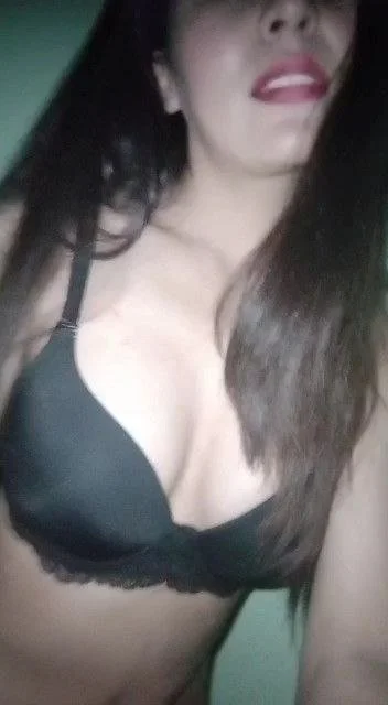 Aporte colegiala cristiana, comenta y te paso su WhatsApp main image