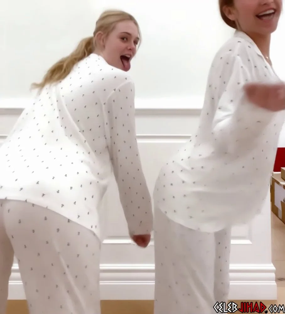 Elle Fanning and BFF twerk in pyjamas 😮😍 image 3