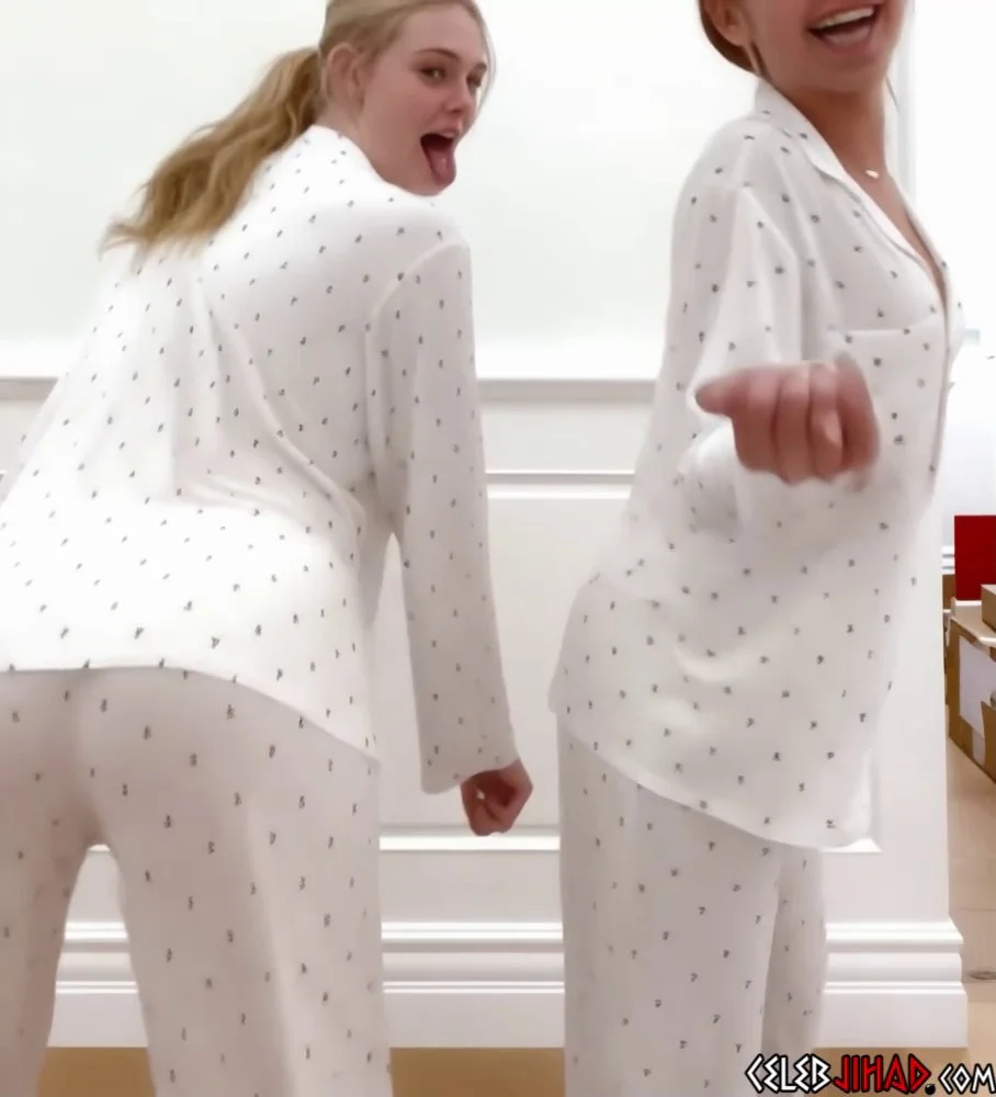 Elle Fanning and BFF twerk in pyjamas 😮😍 image 4