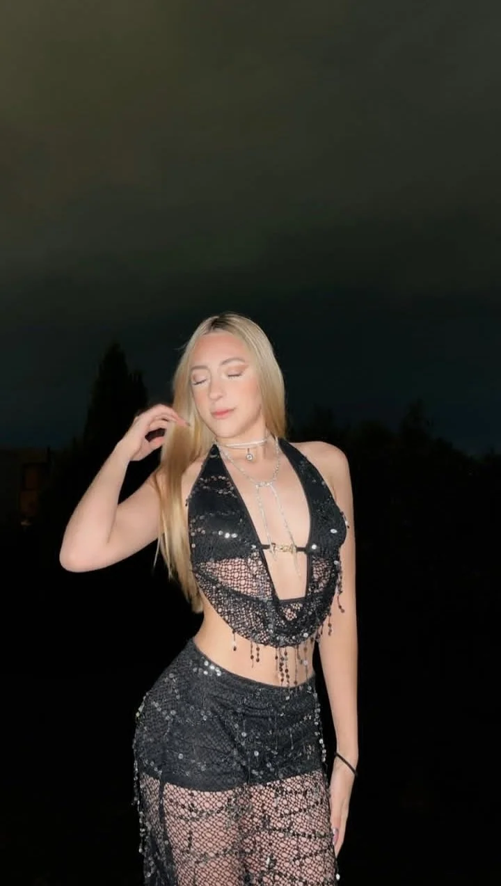 Micaela image 7