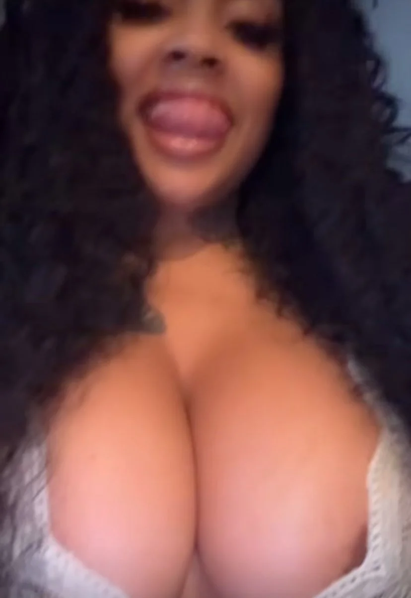 Stunna Girl image 2