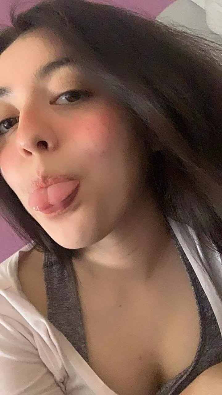 Vianey doctora putita enseñando la cola image 3