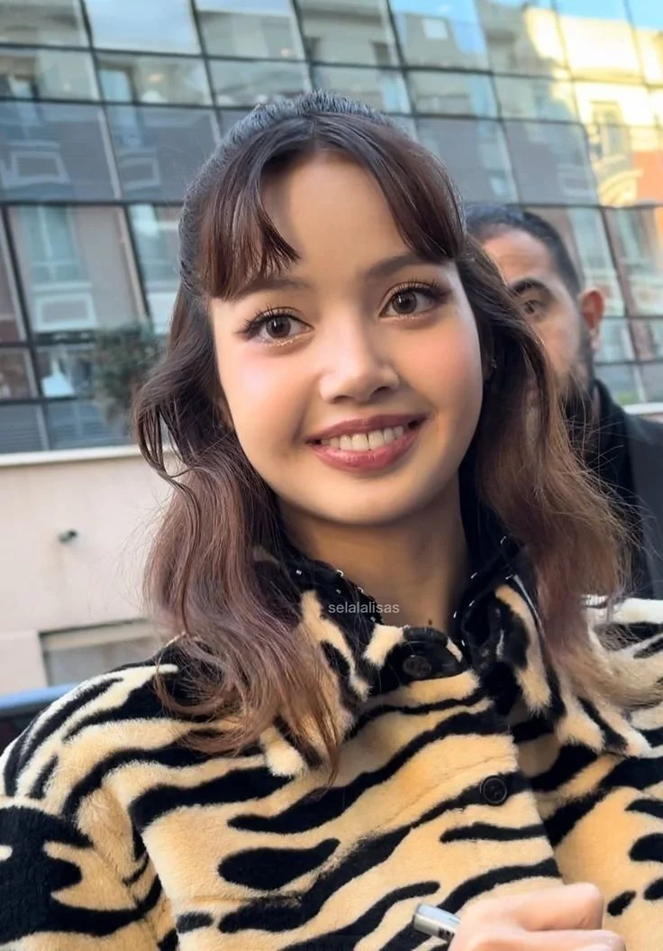 Blackpink Lisa Handjob Blowjob Facial image 1